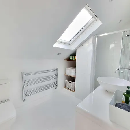 West Hill Retreat Seaview Balcony Chic Loft Studio & Free Parking Hastings Exterior photo
