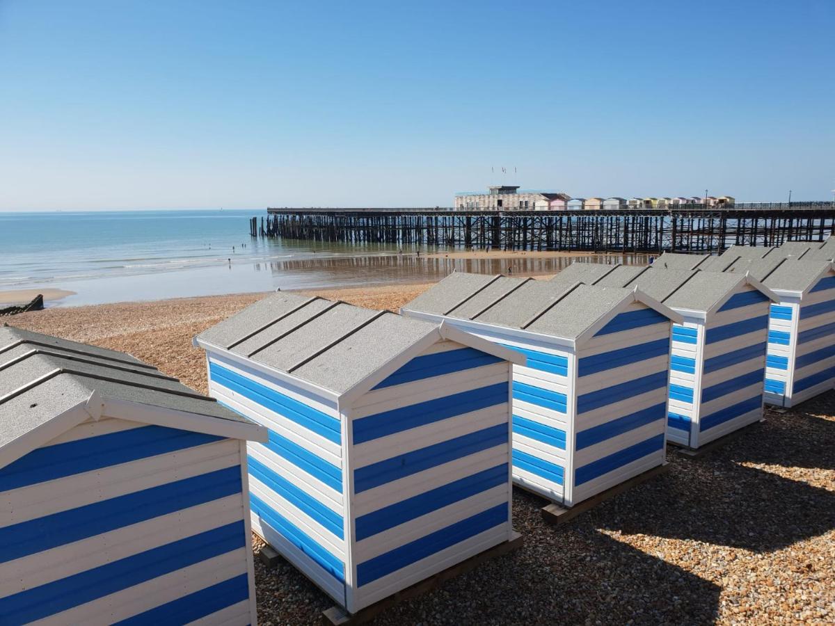 West Hill Retreat Seaview Balcony Chic Loft Studio & Free Parking Apartment Hastings